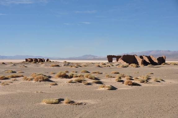 Casebres abandonados no altiplano no norte da  Argentina
